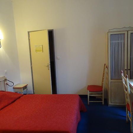Hotel Restaurant Du Commerce La Gouesnière Kültér fotó